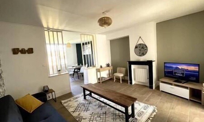 Saint-Pol-sur-Mer Apartment | Coeur de Ville, T2 Cosy & Élégant Avec Jardin