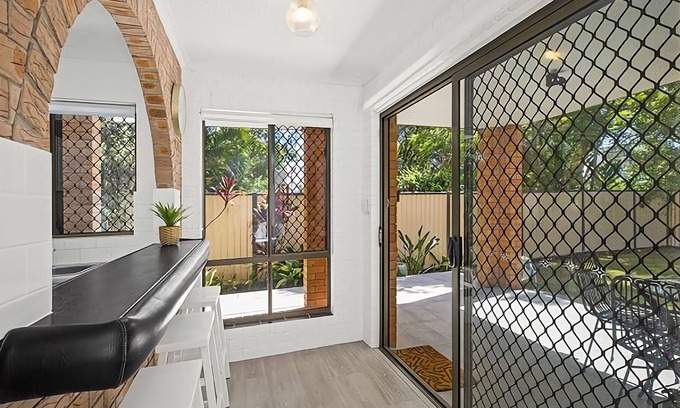 Coffs Harbour Apartment | Coffs Mediterranean Villa 3 is a spacious one bedroom apartment in a gated complex 4