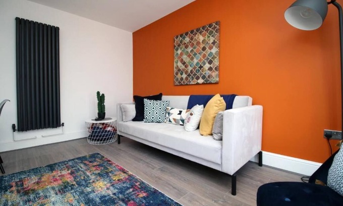 Cardiff Apartment | Cohost Partners Chic 3 Bed in Cardiff with Parking