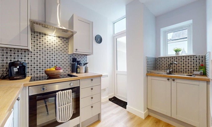 Roath Apartment | Cohost Partners Cozy 1BR Free Parking