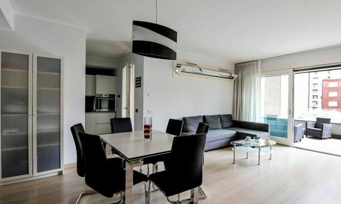 Zona Solari Apartment | Cola Di Rienzo A, Elegant 2 Br Apartment By Halldis