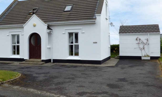 Magherawardan Cottage | COLBHA COTTAGE, family friendly in Portsalon, County Donegal