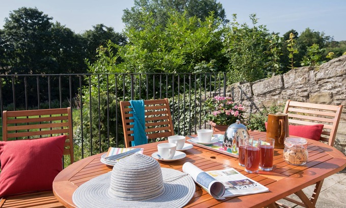 Coldstream Cottage | COLDSTREAM COACH HOUSE - Tweed fishing, golf & river walks, village pubs nearby