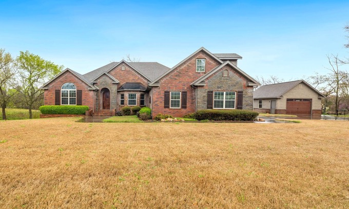 Bentonville House | Coler Cottage-0.4 mi to Coler MTB Trail-Game Room