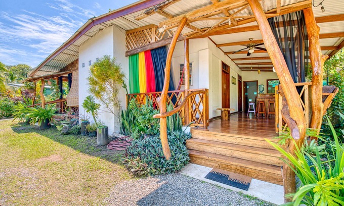 Puerto Viejo de Talamanca House | Colibri Ecolodge-Casa Mapache 3 min walk beach/town