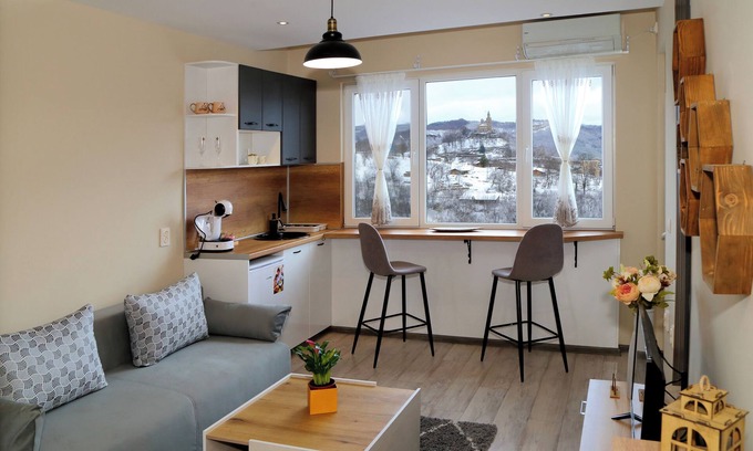 Veliko Tarnovo Apartment | Colibri Castle View – Romantic Escape