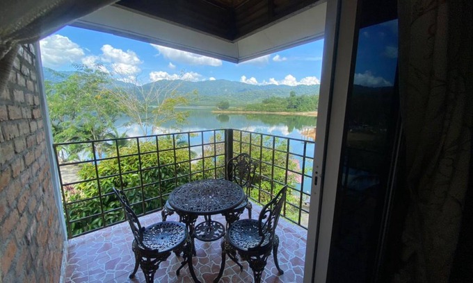 Sik District Hotel | Collection O 91015 Sungai Batang Lake Chalet