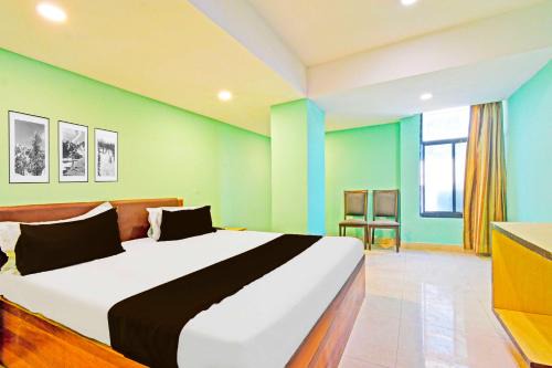 Ameerpet Hotel | Collection O Ameerpet Balkampet Road