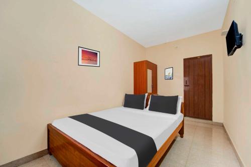 Erode Hotel | Collection O Chinnamuthu Main Street