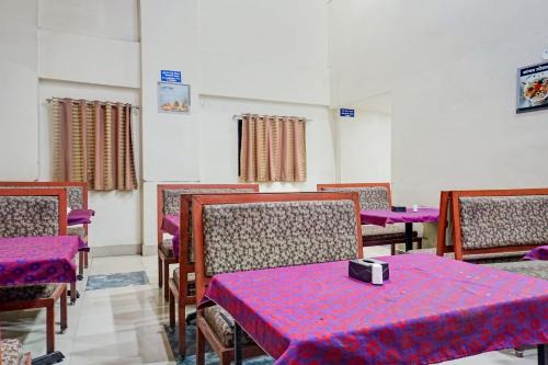 Wagholi Hotel | Collection O Galaxy Stay