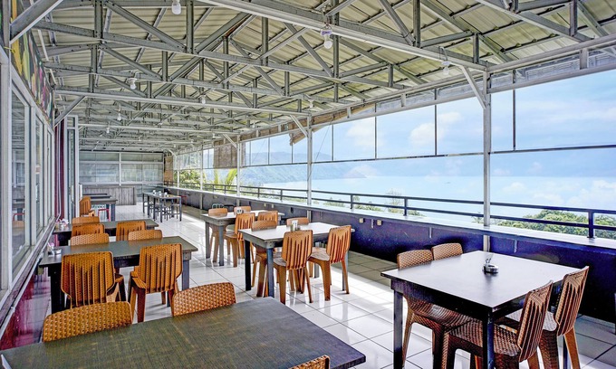 Parapat Hotel | Collection O Gapura Hotel Near Parapat Penatapan Danau Toba