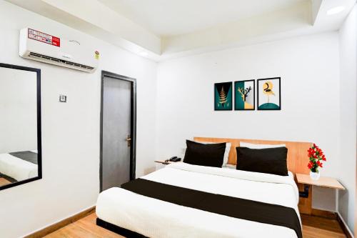 Noida Hotel | Collection O Vasundhara Enclave Delhi