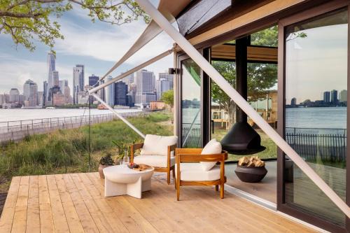 Manhattan Hotel | Collective Retreats Governors Island