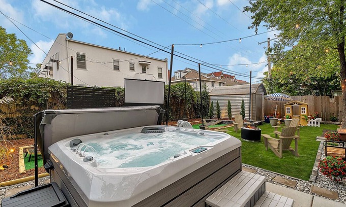 College Hill House | CollegeHillCreole -Walk2CliftonSquare-HotTub