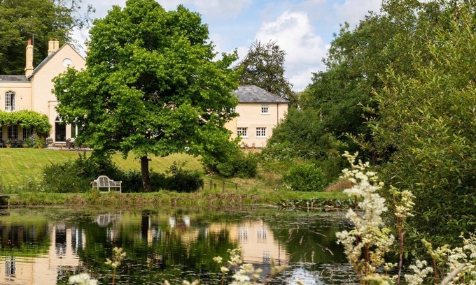 Christchurch Villa | Colleton East Wing - Three Bedroom Villa, Sleeps 6