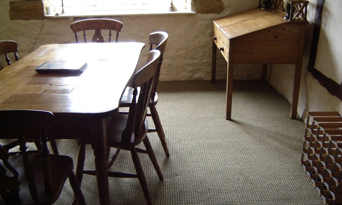 Axminster House | Colmer Farmhouse, idyllic setting and close Lyme Regis