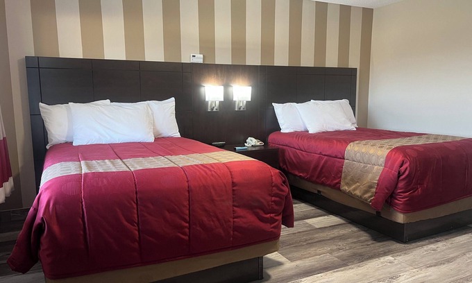 Tay Valley Hotel | Colonial House Motor Inn