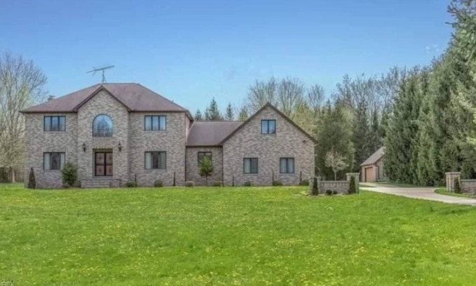 Madison House | COLONIAL IN HEART OF WINE COUNTRY