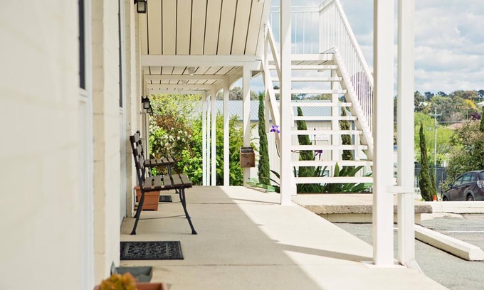 Yass Hotel | Colonial Lodge Motor Inn Yass