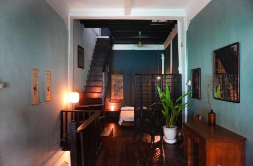China Town House | Colonial shophouse with terrace in Chinatown