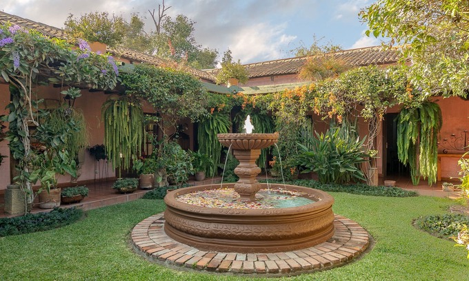 Antigua Guatemala Villa | Colonial Villa And Guest House With Pool in Gated Community