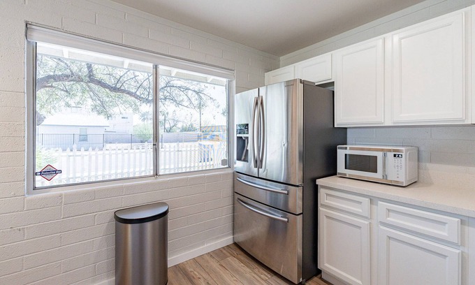 Camelback East Apartment | Color Pop Spot - 2BR 1 Bath Duplex