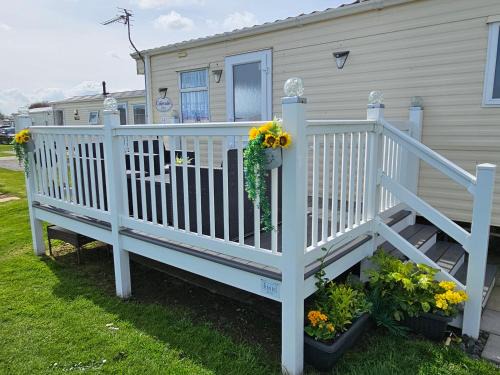 Mappleton Resort | Colorado Caravan Hire at Skipsea Sands Holiday Park