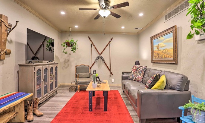 Northglenn Cottage | Colorado Cowboy Cottage: 12 Mi to Downtown Denver
