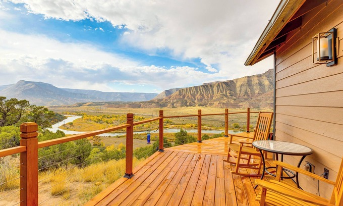 Battlement Mesa Cabin | Colorado River Getaway in Parachute: Dogs Welcome!