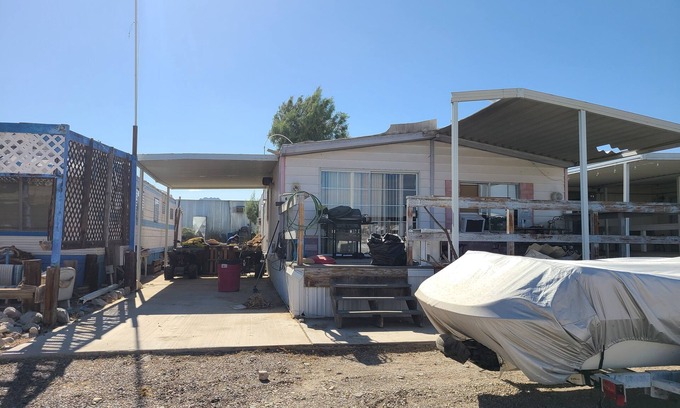 Riverside County House | Colorado River Party House