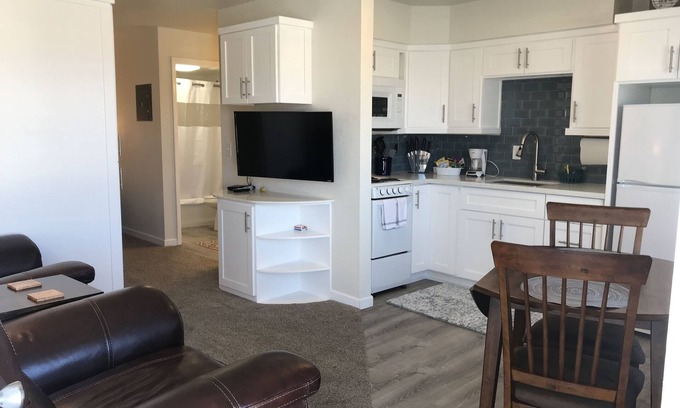 Bullhead City Apartment | Colorado River Retreat, Stay and Play on the river.