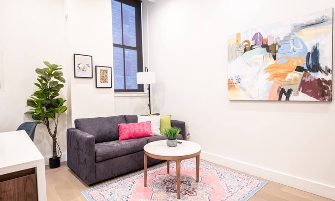 Central Business District House | Colorful 1 BR Walk to Penn Station-Great Location