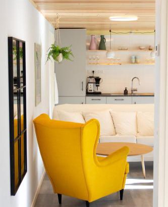 Torshavn Apartment | Colorful brand new apartment with free parking