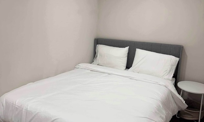 Columbia Heights Condo | Colorful DC Hideaway