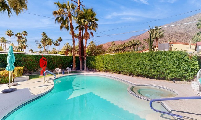 The Mesa House | Colorful home with private pool and spa & private gas grill - families welcome