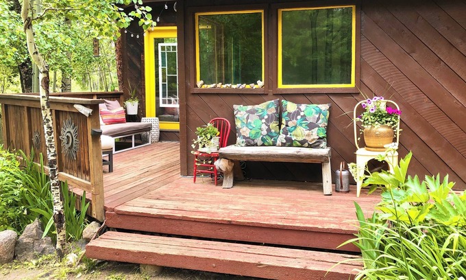 Boulder Cabin | Colorful Mountain Cabin