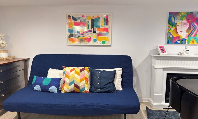 Northeast House | Colorful Suite in CapitolHill+ Free Parking