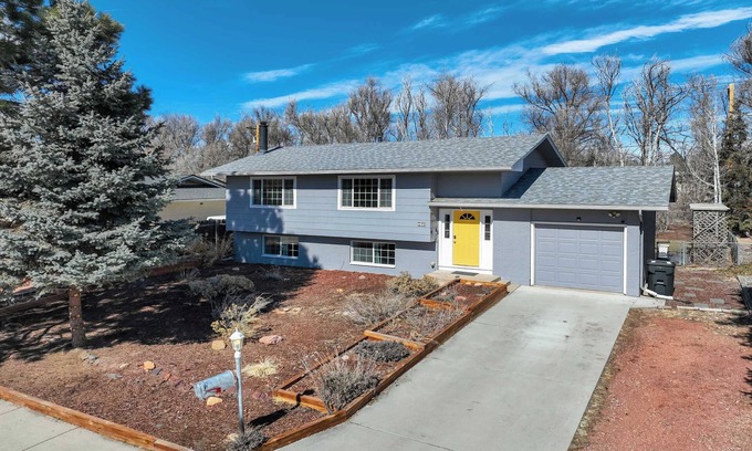 Security-Widefield House | Colors of Colorado|Garden of the Gods|Dog-Friendly