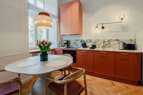 Piasek Połnoc Apartment | Colourful apartments Siemiradzkiego Street - City Centre