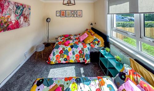 Clydebank House | Colourful life-house near Glasgow