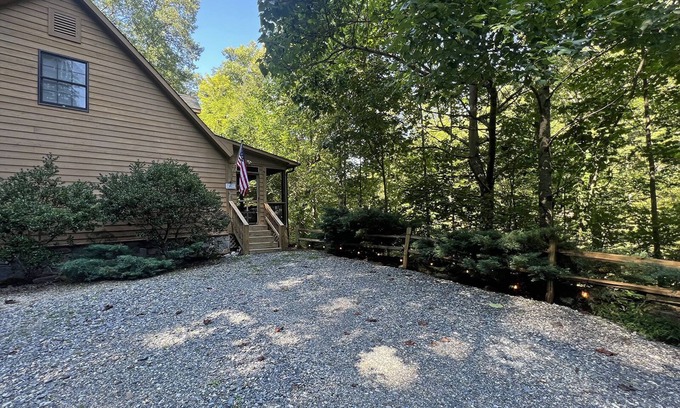 Bryson City Cabin | Colston Creek on Alarka Creek