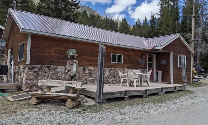 Cooke City-Silver Gate House | Colter's Cabin Yellowstone Getaway, Cooke City, MT