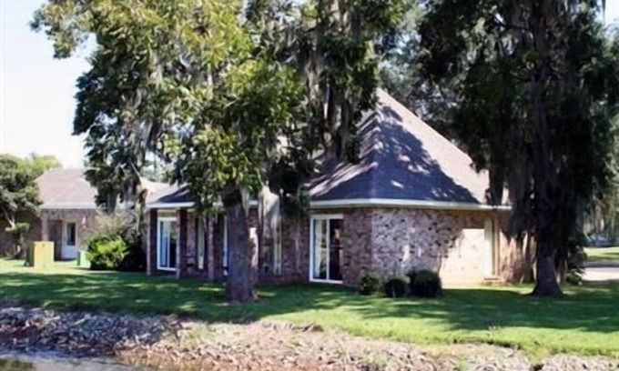 West Columbia Resort | Columbia Lakes Resort Cottages
