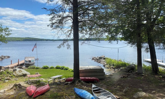 South Casco Cottage | Columbus Day Rental Oct 8-13
