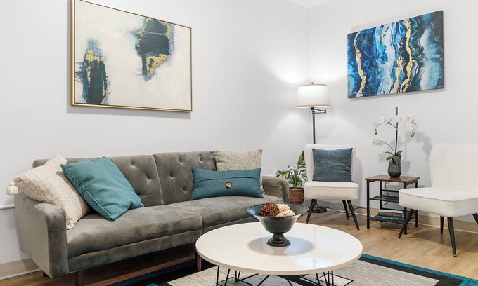 Downtown Columbus Bed & Breakfast | Columbus Modern Apartment