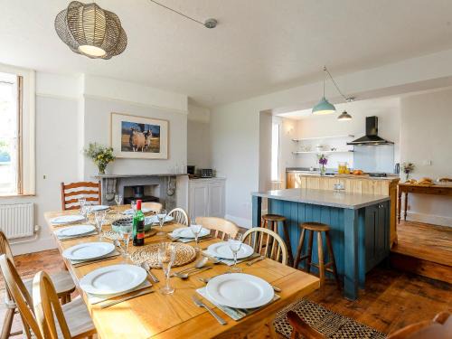 Thetford House | Colveston Manor
