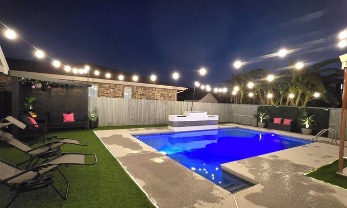Mission House | Come and enjoy our amazing pool at The Getaway
