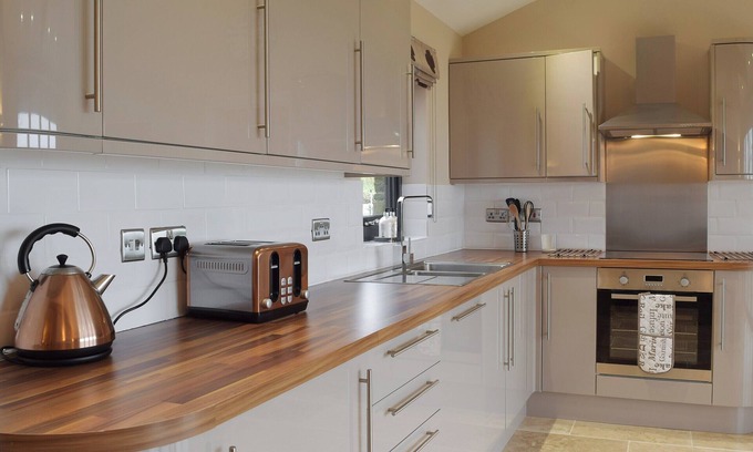 Maenclochog Cottage | Come and visit Pembrokeshire, with beaches, castles, pretty villages and market towns to explore.