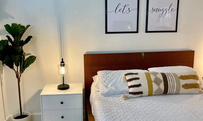 Mission Bay Apartment | Come cozy up in this West Boca Raton apartment facing the Chris Evert Tennis Academy