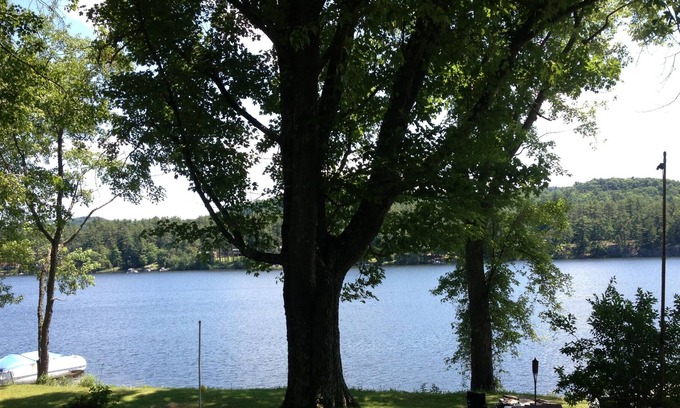 Castleton House | Come Enjoy Lake Bomoseen VT- Best Winter Seasons! Lake, Killington/Pico skiing